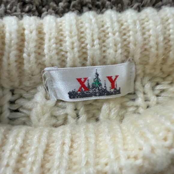 Traditional Knit Fisherman's Sweater - Picture 3 of 3